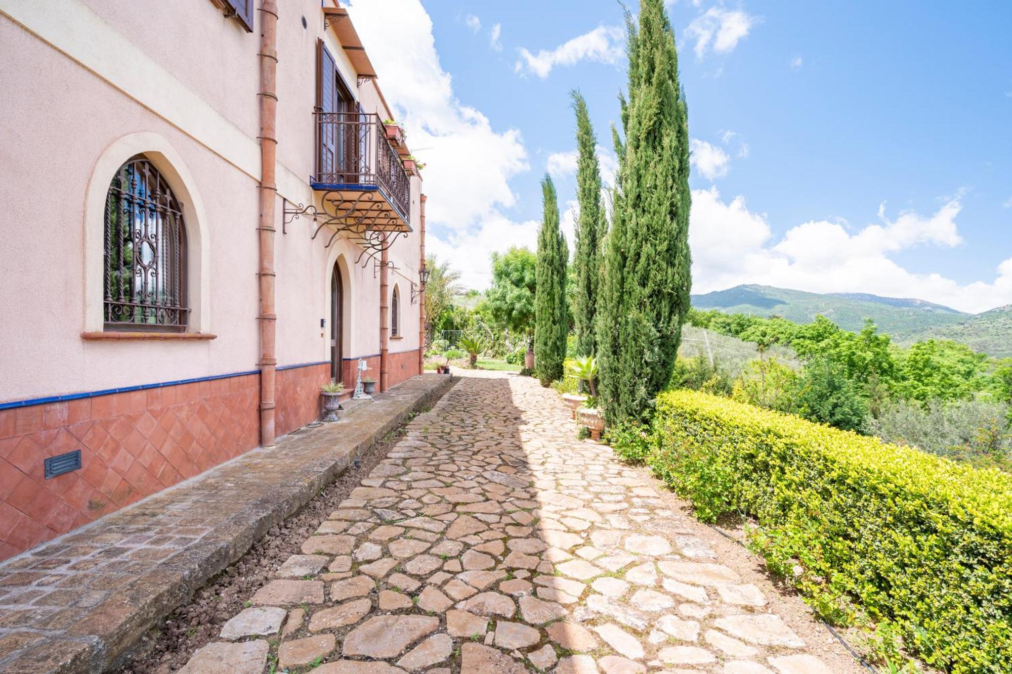 Villarose Кастельбуоно Экстерьер фото